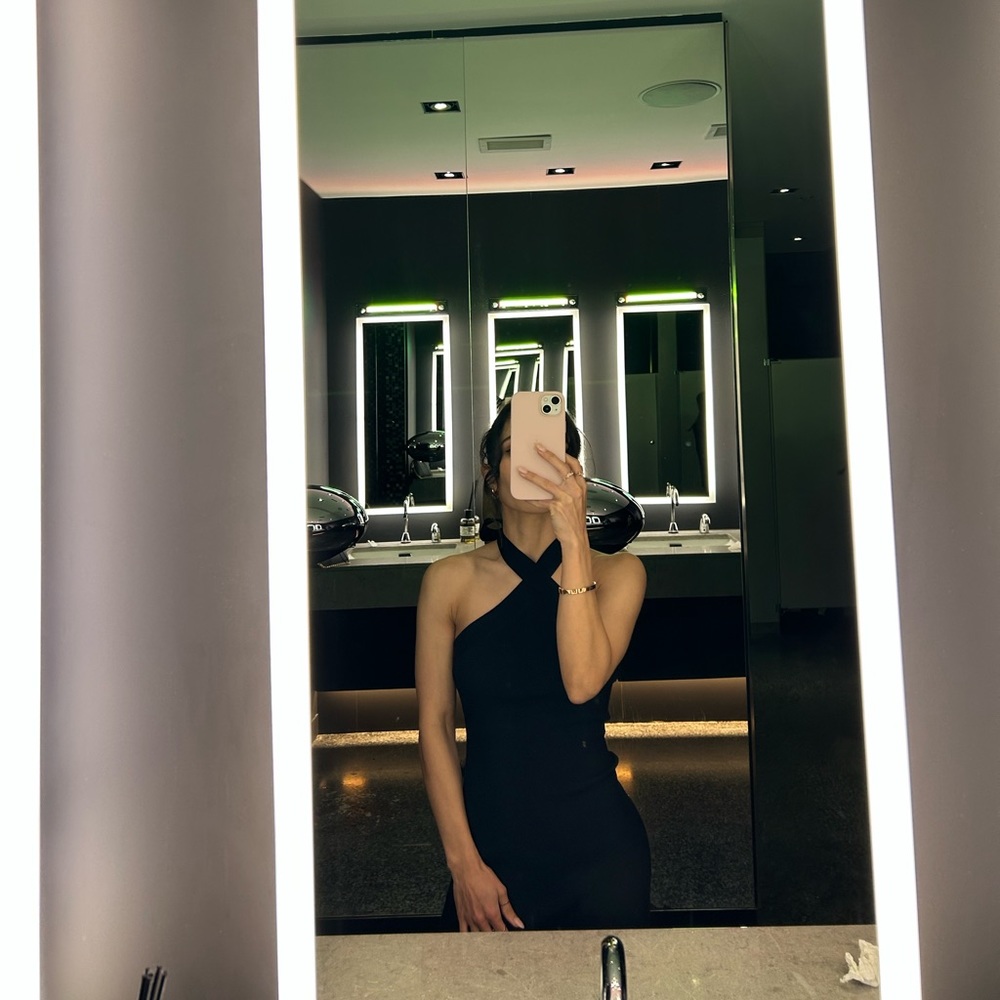 Meet your Posher, Parisa